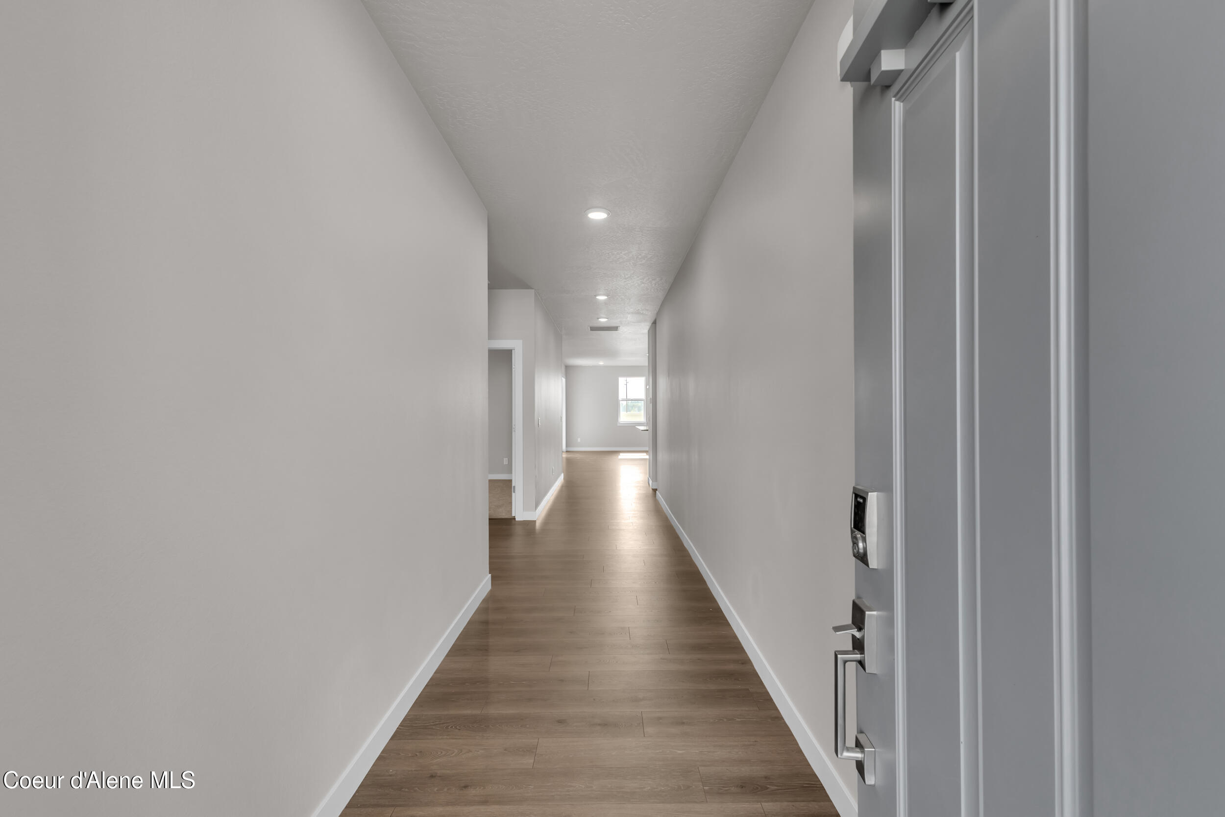 6724 North Coeur Terre Boulevard Coeur D'Alene, ID 83814 - Photo 2 of 39 141_img_0463