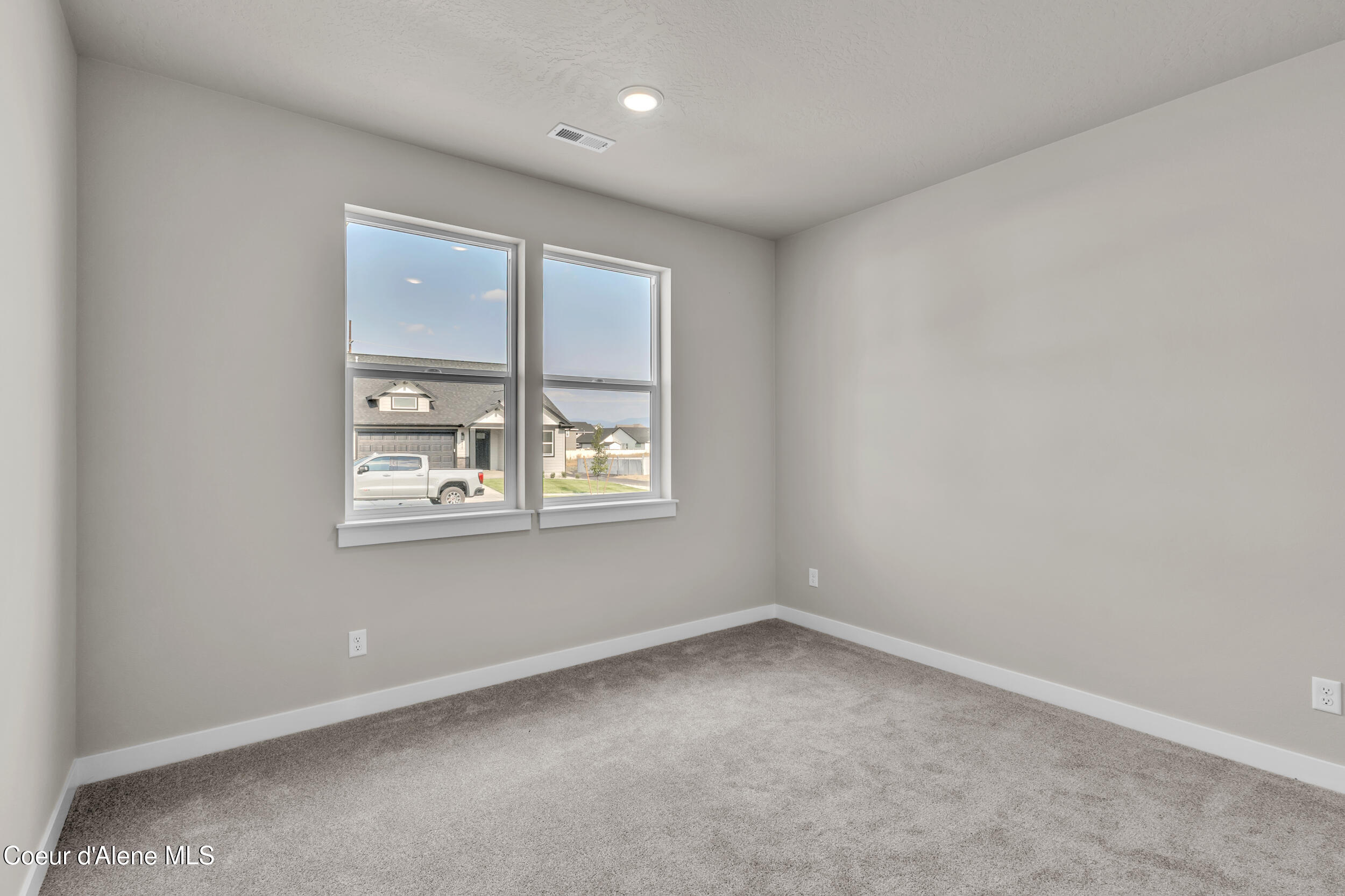 6724 North Coeur Terre Boulevard Coeur D'Alene, ID 83814 - Photo 3 of 39 142_img_0466