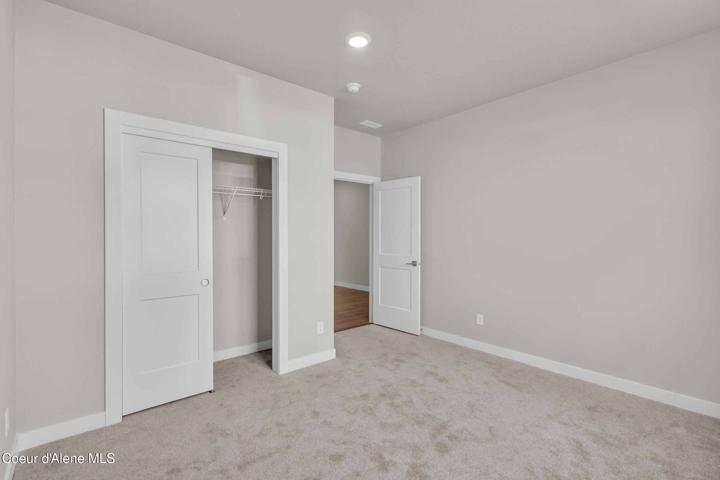 6724 North Coeur Terre Boulevard Coeur D'Alene, ID 83814 - Photo 4 of 39 143_img_0469