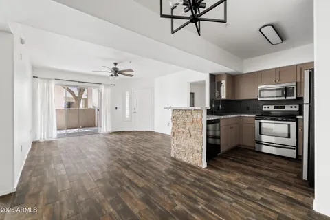 $288,000 | 1295 North Ash Street, Unit 817, Gilbert, AZ 85233