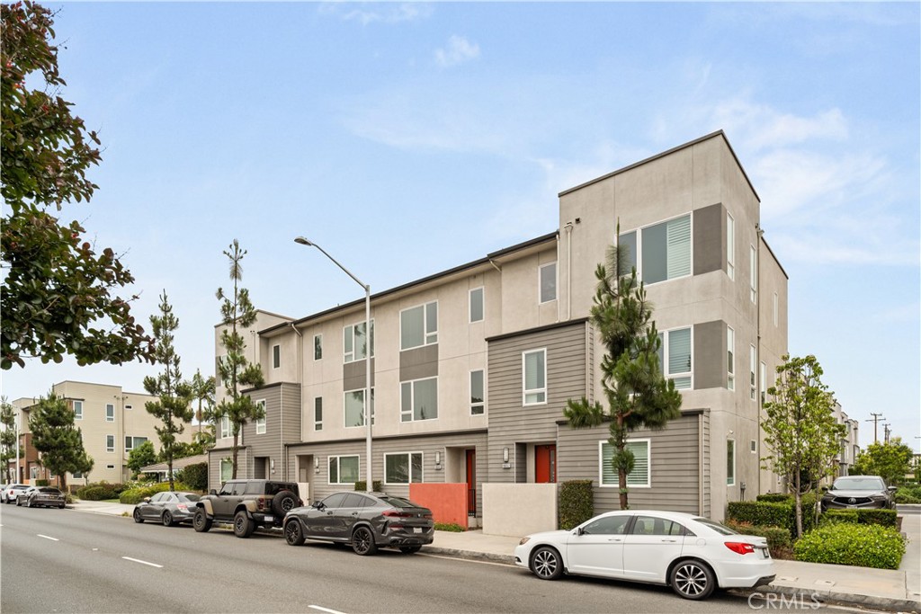 10648 Paramount Boulevard Downey, CA 90241 - Photo 4 of 4