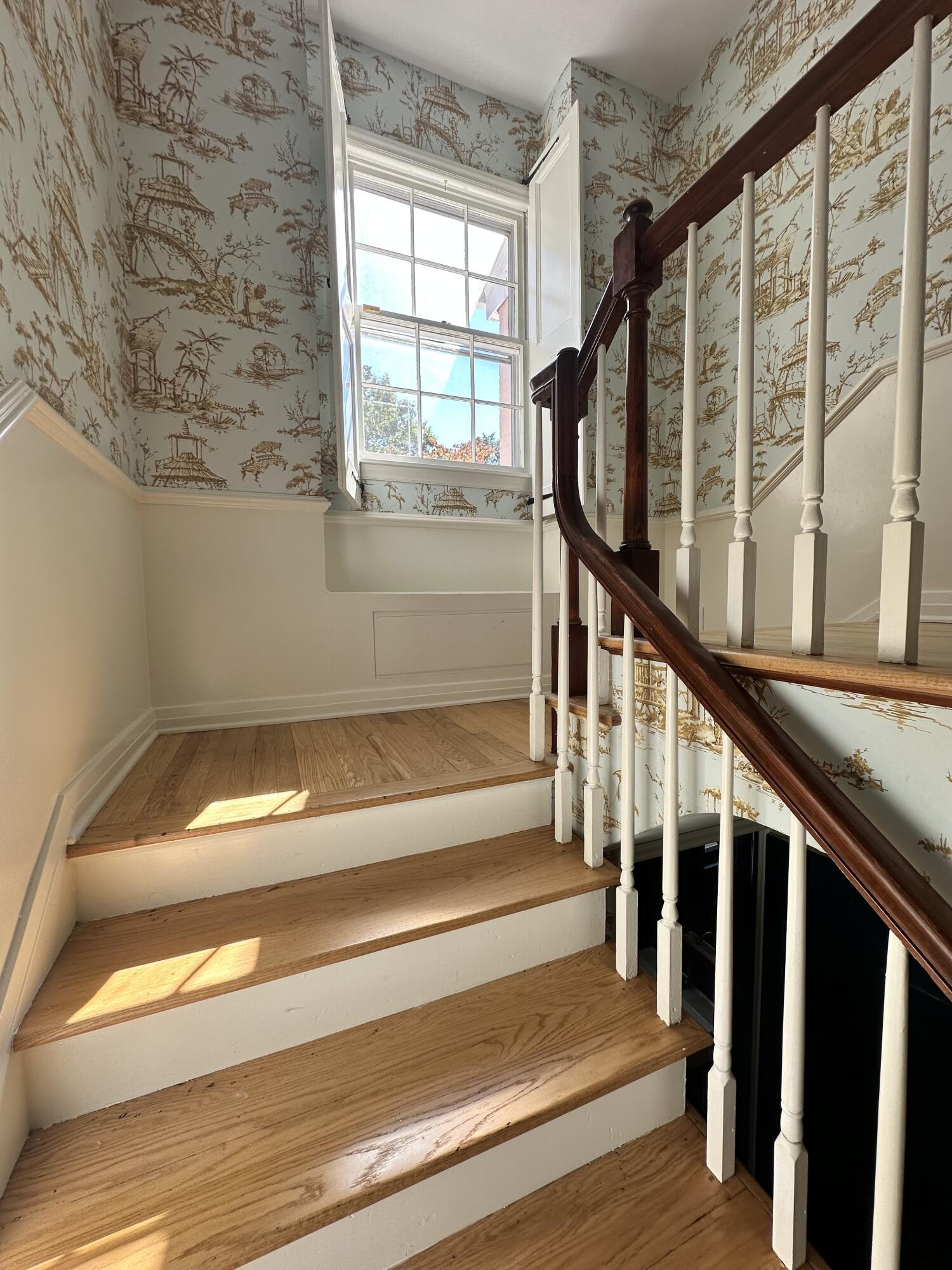 9 Guerard Road Charleston, SC 29407 - Photo 34 of 75 Window Seat on Stairwell
