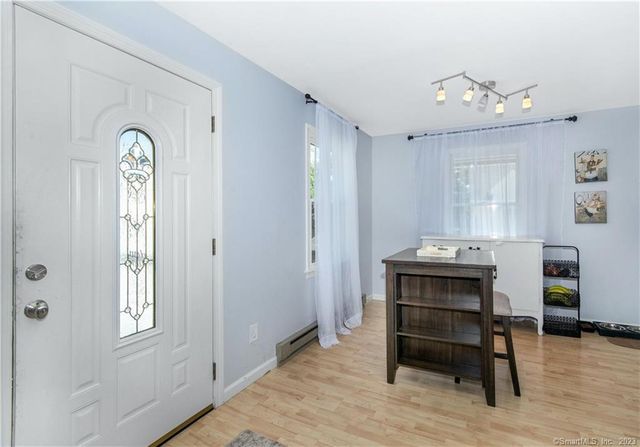 $1,299,000 | 64 East Avenue, New Canaan, CT 06840