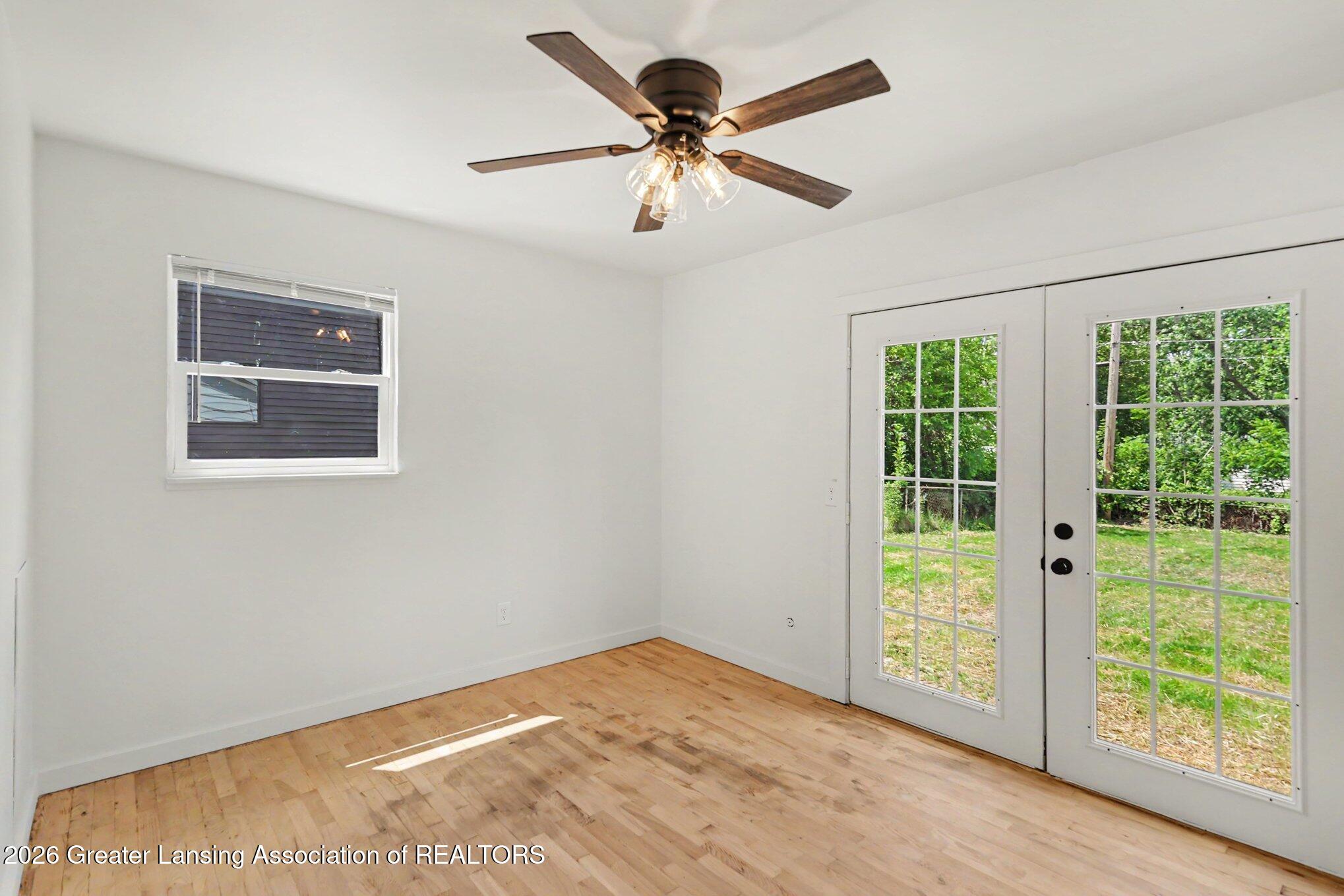 3224 Reo Road Lansing, MI 48911 - Photo 11 of 26 010_file_9085