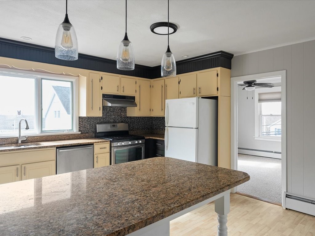 193 High Street Westerly, RI 02891 - Photo 10 of 35
