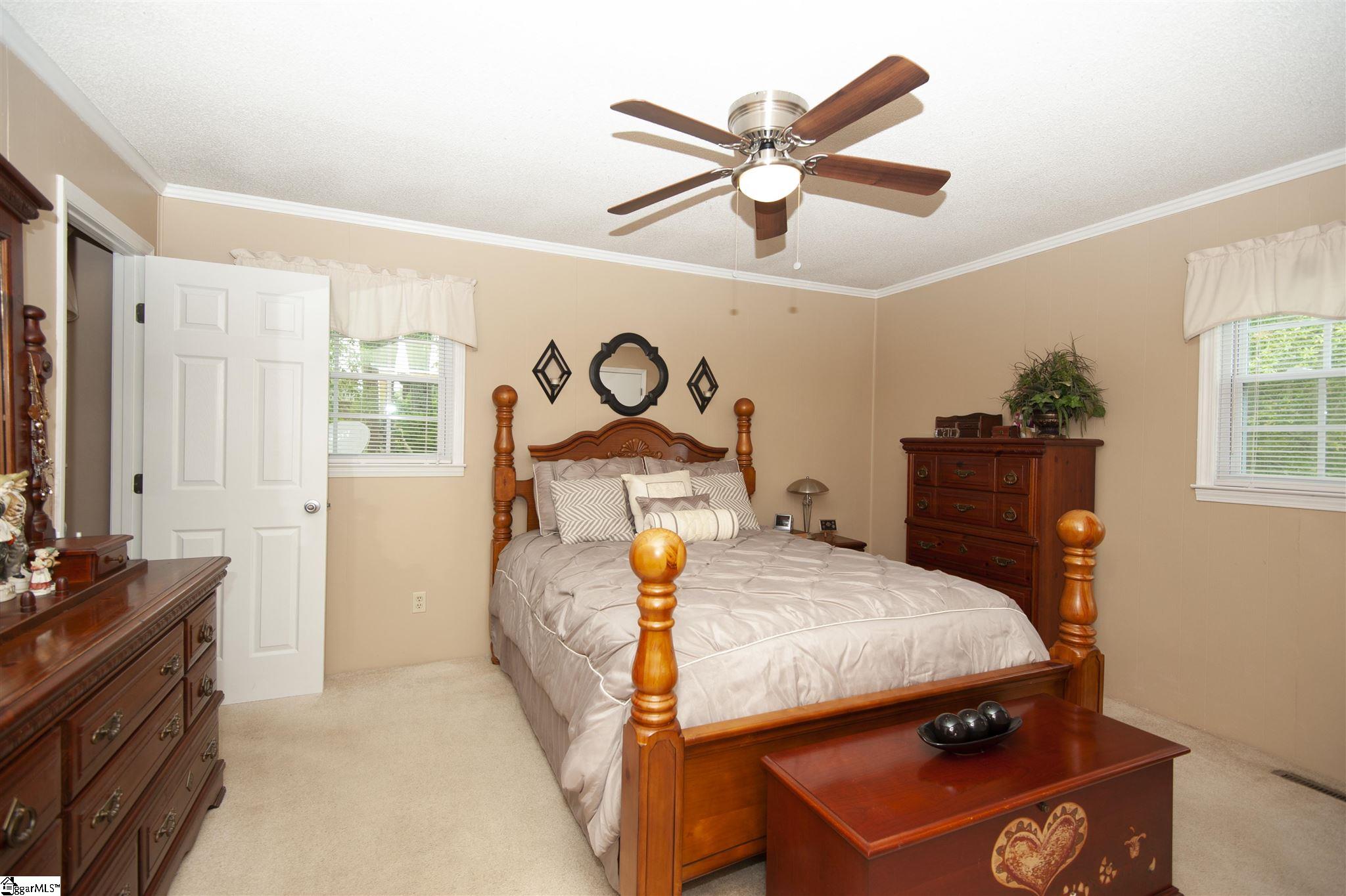 1726 Jameson Road Easley, SC 29640 - Photo 14 of 33