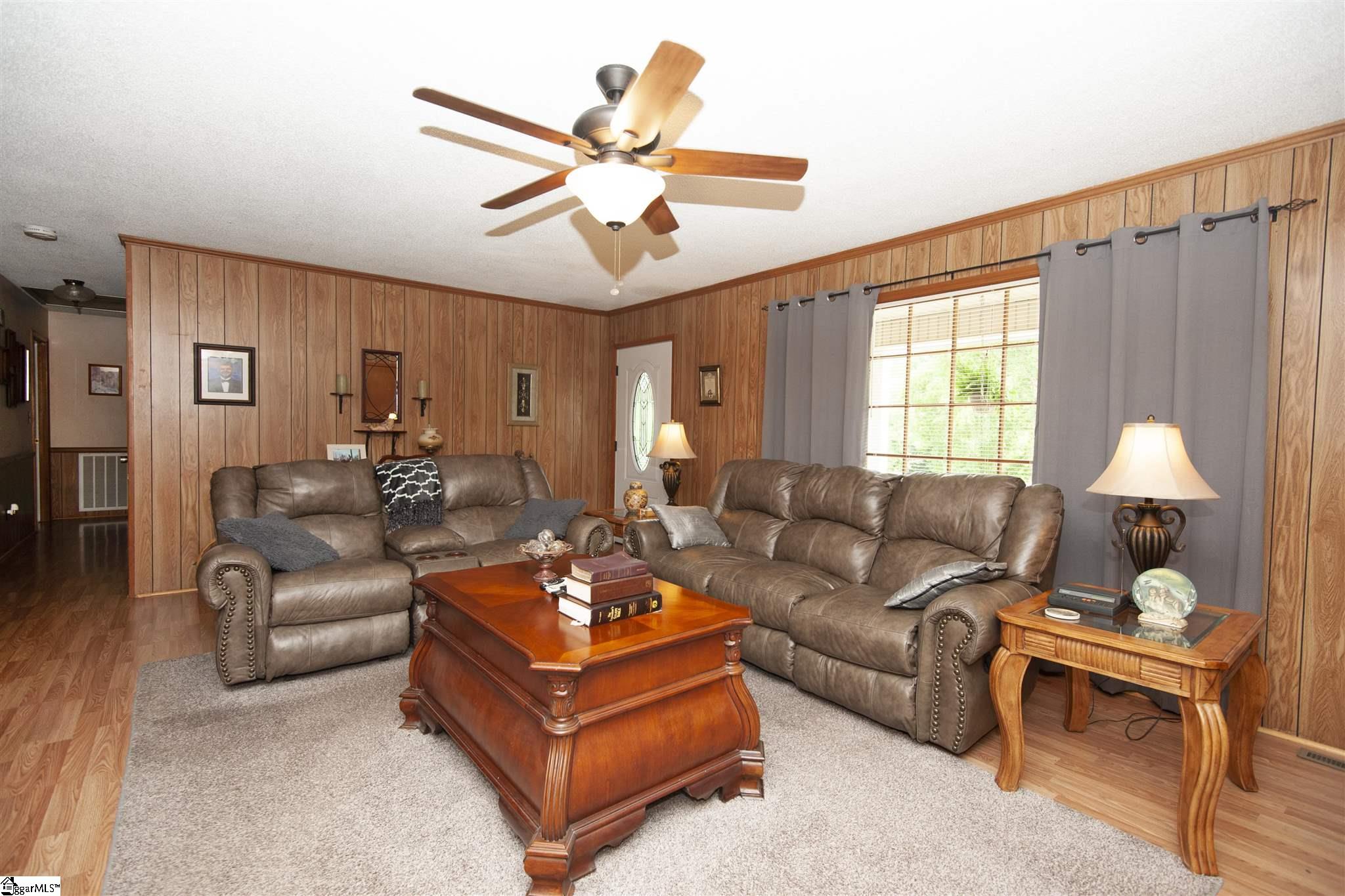 1726 Jameson Road Easley, SC 29640 - Photo 3 of 33