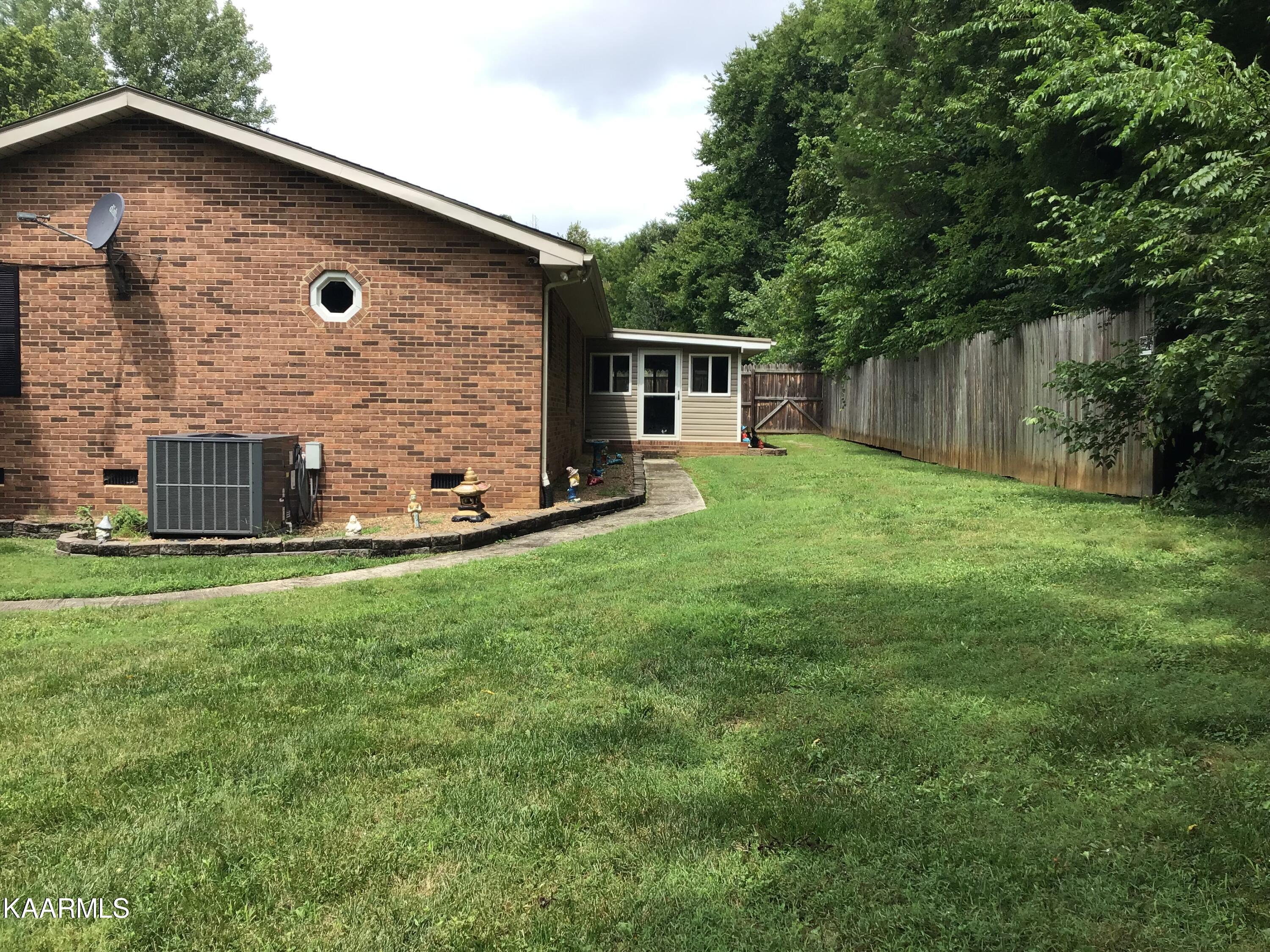10706 Rutledge Pike Blaine, TN 37709 - Photo 20 of 21 76217FA3-D9DE-4F3F-8C9F-5251AD5A26F7