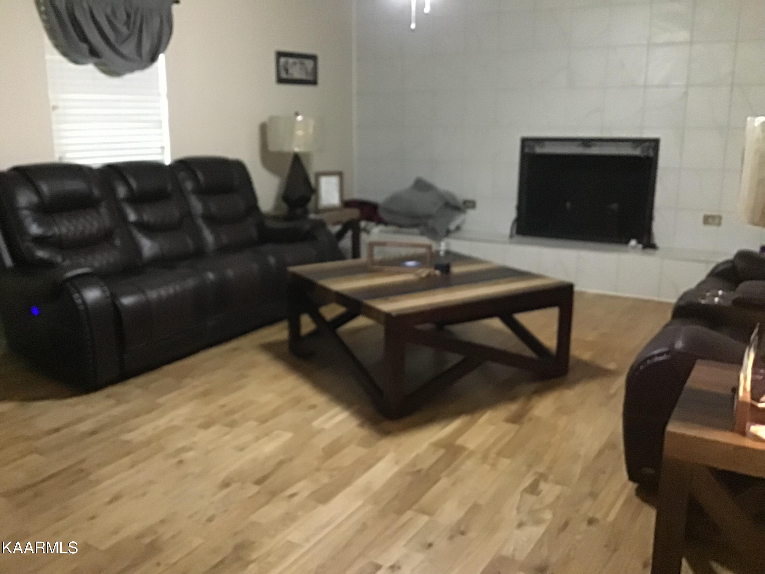 10706 Rutledge Pike Blaine, TN 37709 - Photo 3 of 21 1D675B6E-BA6A-47E5-A8D3-44B6C1383AA0