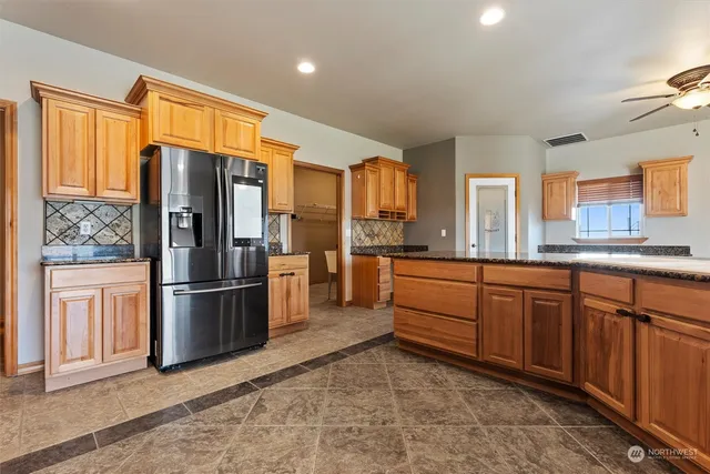 $1,096,000 | 527 Rd I.6 Northeast, Moses Lake, WA 98837