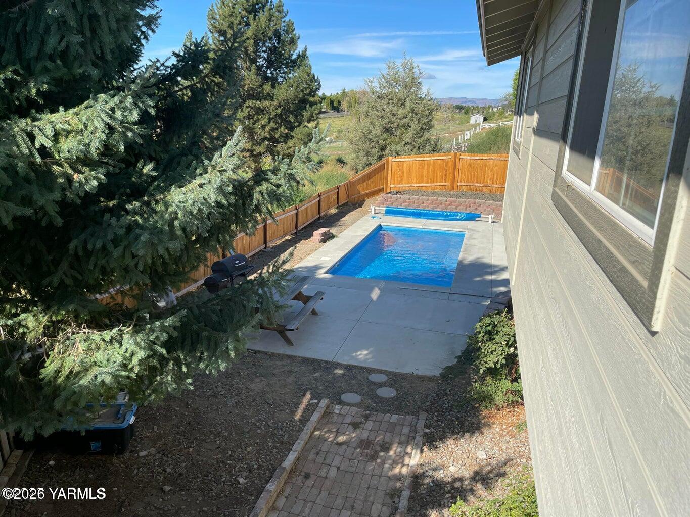 1602 Stein Road Yakima, WA 98908 - Photo 18 of 22 In ground pool
