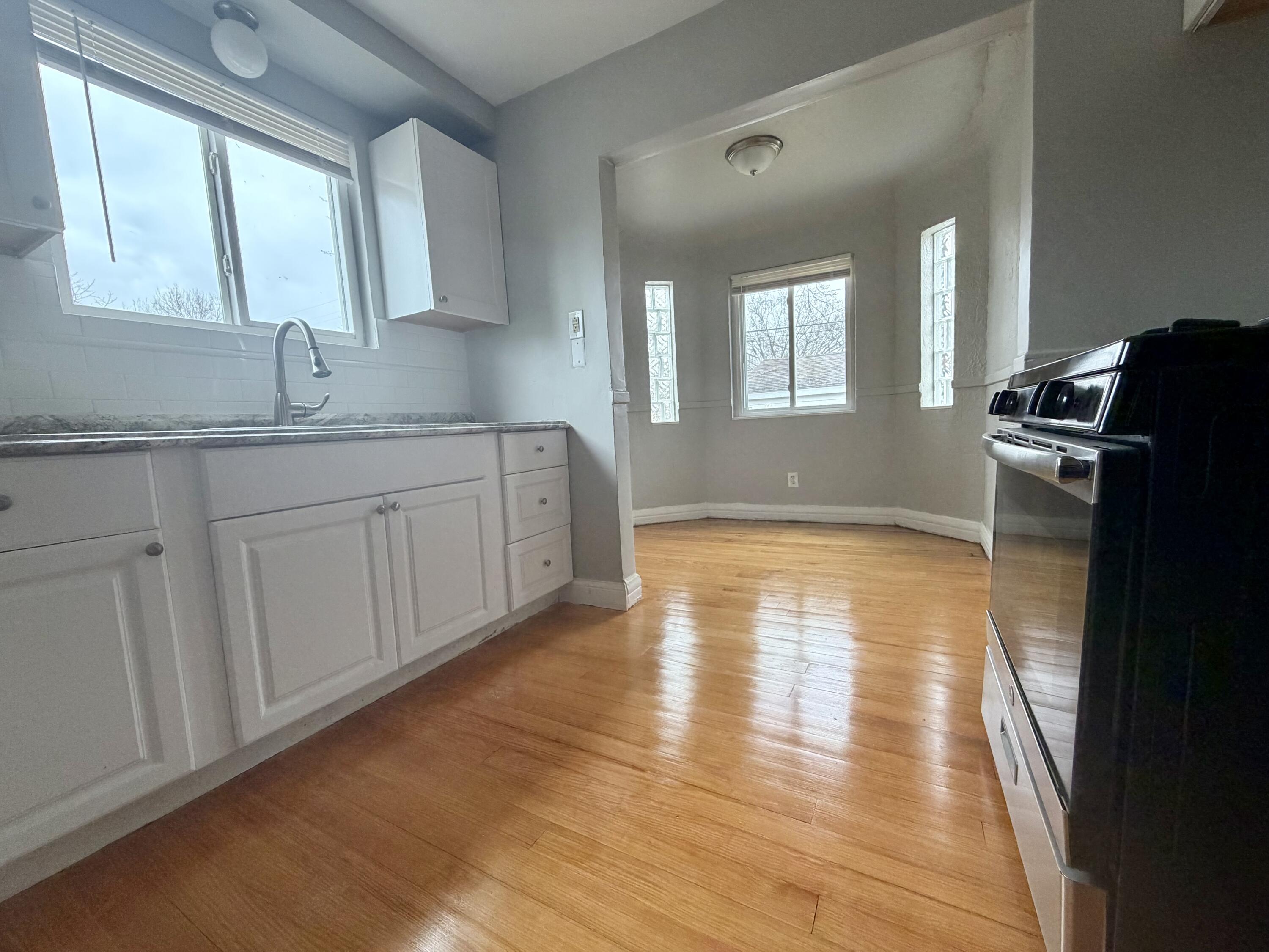 4605 Devonshire Road Detroit, MI 48224 - Photo 15 of 36 IMG_1727