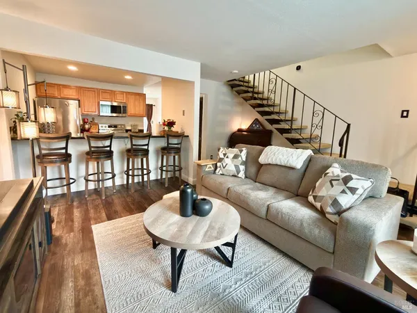 $399,000 | 490 Edgewood Drive, Unit 5, Vacaville, CA 95688