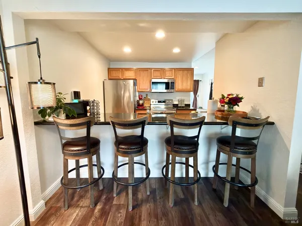 $379,000 | 490 Edgewood Drive, Unit 5, Vacaville, CA 95688
