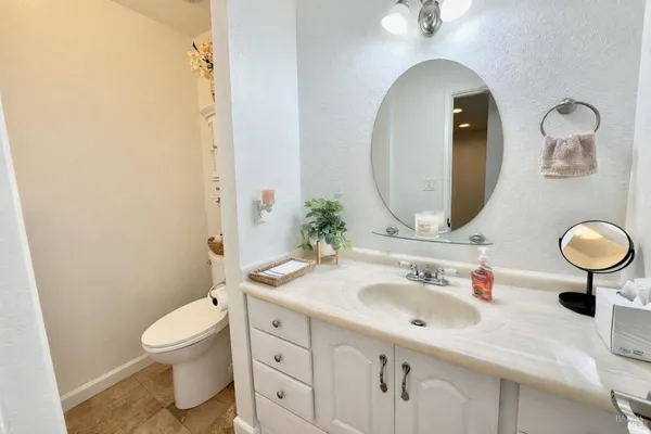 $379,000 | 490 Edgewood Drive, Unit 5, Vacaville, CA 95688