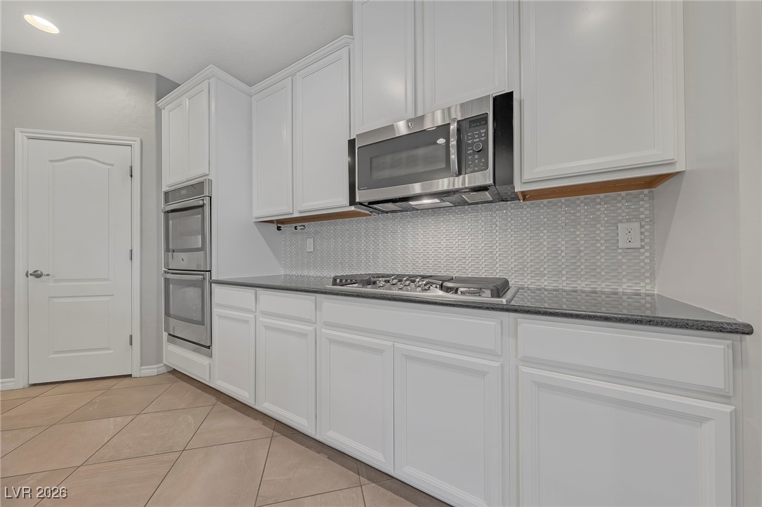 1008 Solaris Glow Street Henderson, NV 89052 - Photo 13 of 40