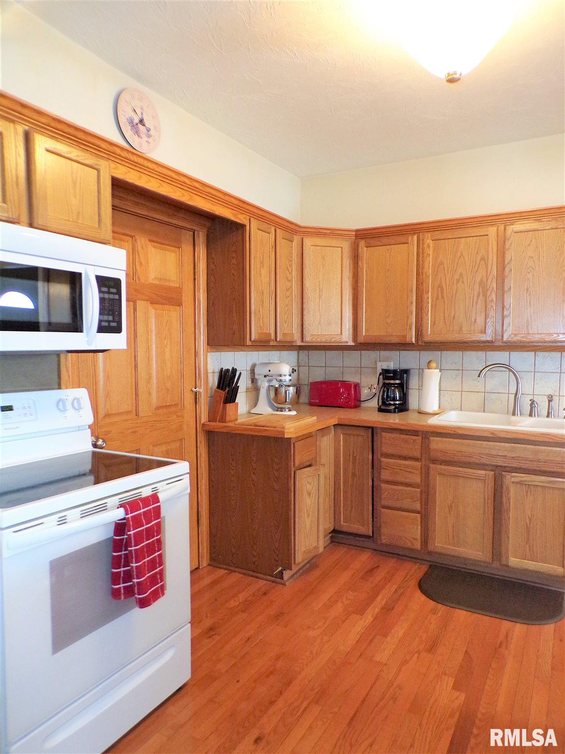 113 West B Street Alpha, IL 61413 - Photo 12 of 35 Gallery Image 12