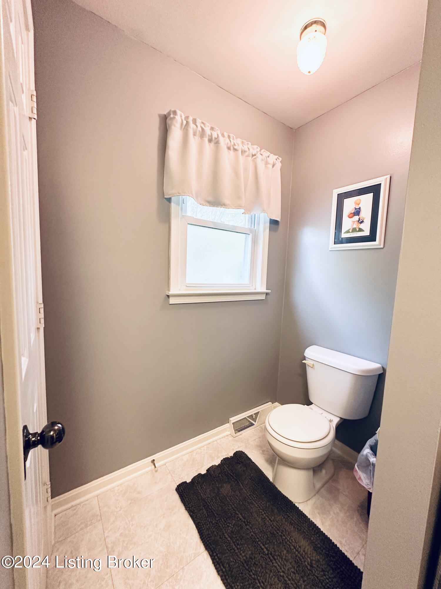 1837 Lilac Road Leitchfield, KY 42754 - Photo 77 of 92 2nd floor full bath