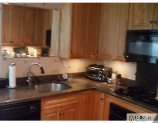 16 Concord Road Iselin, NJ 08830 - Photo 4 of 7 Gallery Image 4