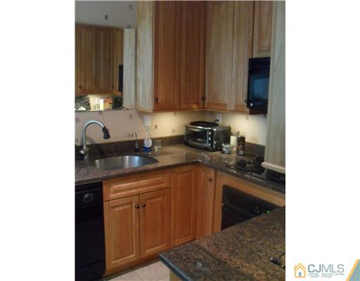 16 Concord Road Iselin, NJ 08830 - Photo 5 of 7 Gallery Image 5