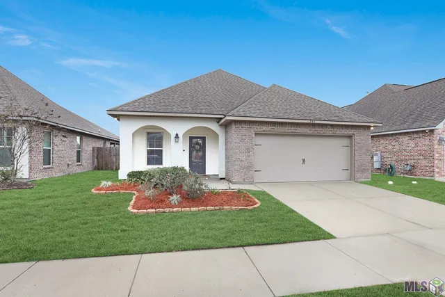 $2,800 | 1335 Rustic Pine Drive, Baton Rouge, LA 70820