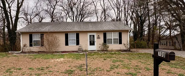 $1,700 | 700 Fleming Street, Columbia, TN 38401