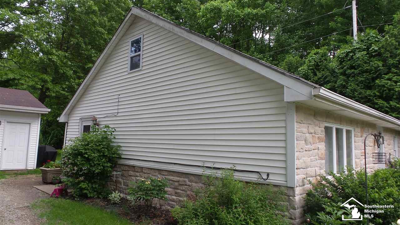 8200 Adler Road Lambertville, MI 48144 - Photo 16 of 18 31382689-15.JPG