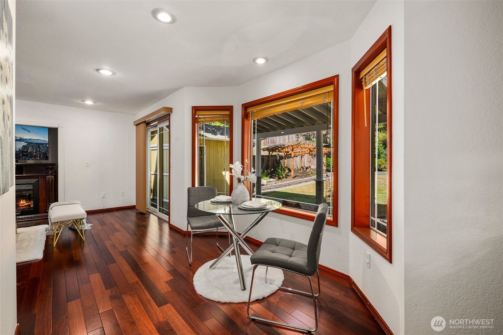 14015 Southeast 156th Court Renton, WA 98058 - Photo 15 of 36 a workspace with wooden floor and furniture