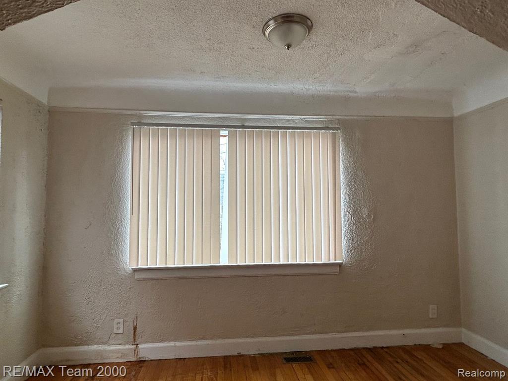 18410 Santa Rosa Drive Detroit, MI 48221 - Photo 4 of 9