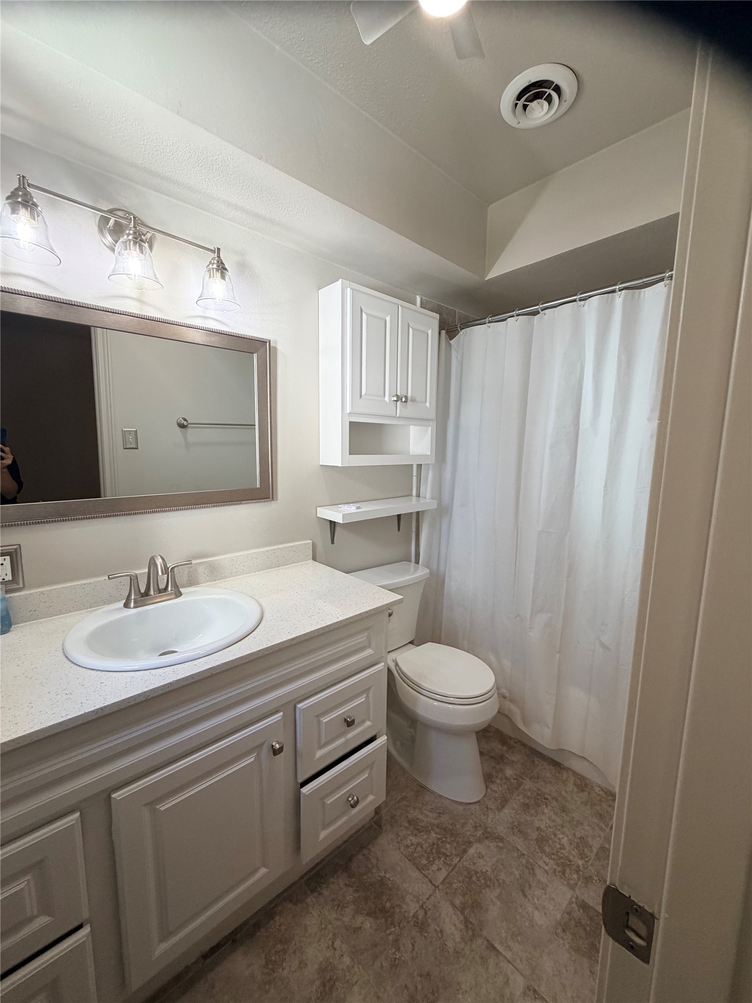 7603 Grape Street Houston, TX 77074 - Photo 25 of 25 Primary Bathroom