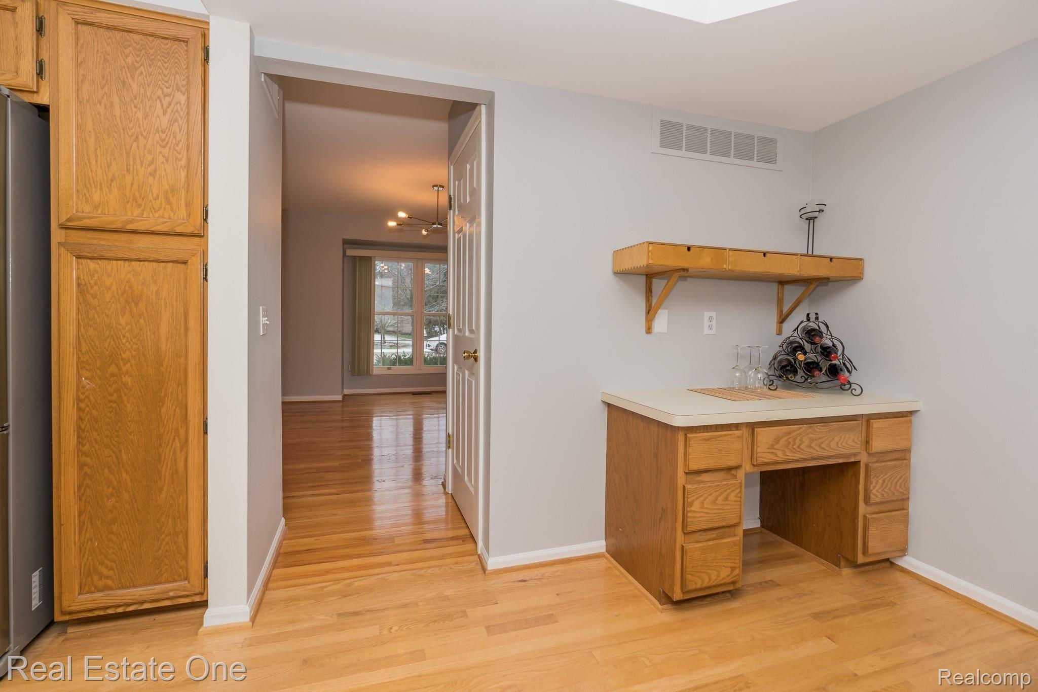 3151 Primrose Drive Rochester, MI 48307 - Photo 24 of 48 3151 Primrose MLS-W021.jpg