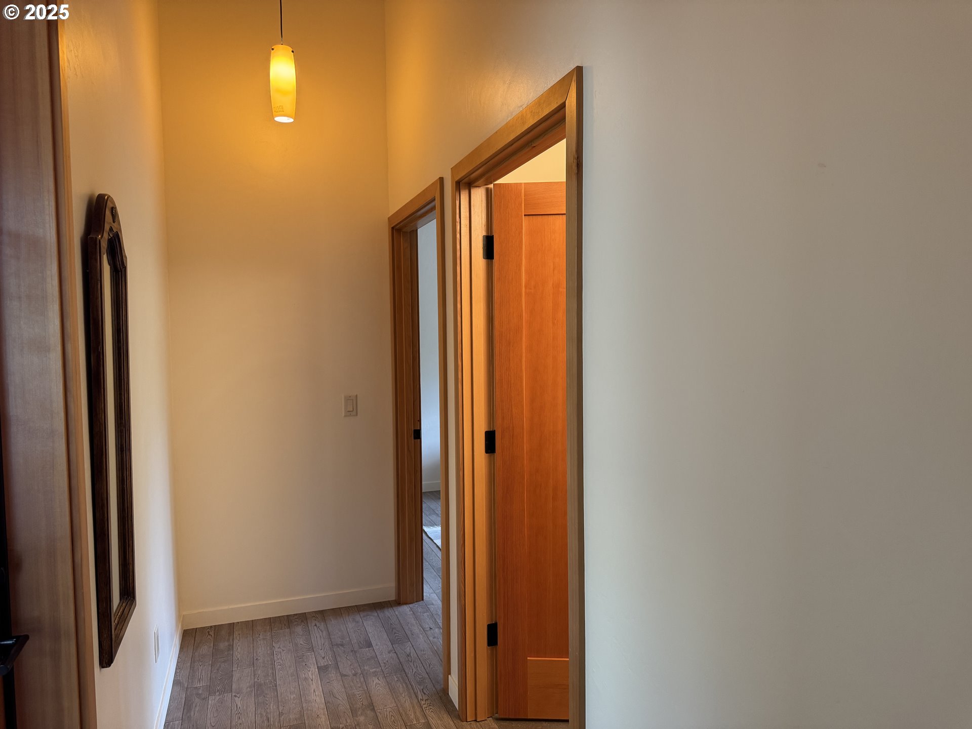 73 Long Road Wahkiacus, WA 98670 - Photo 32 of 48 Hallway