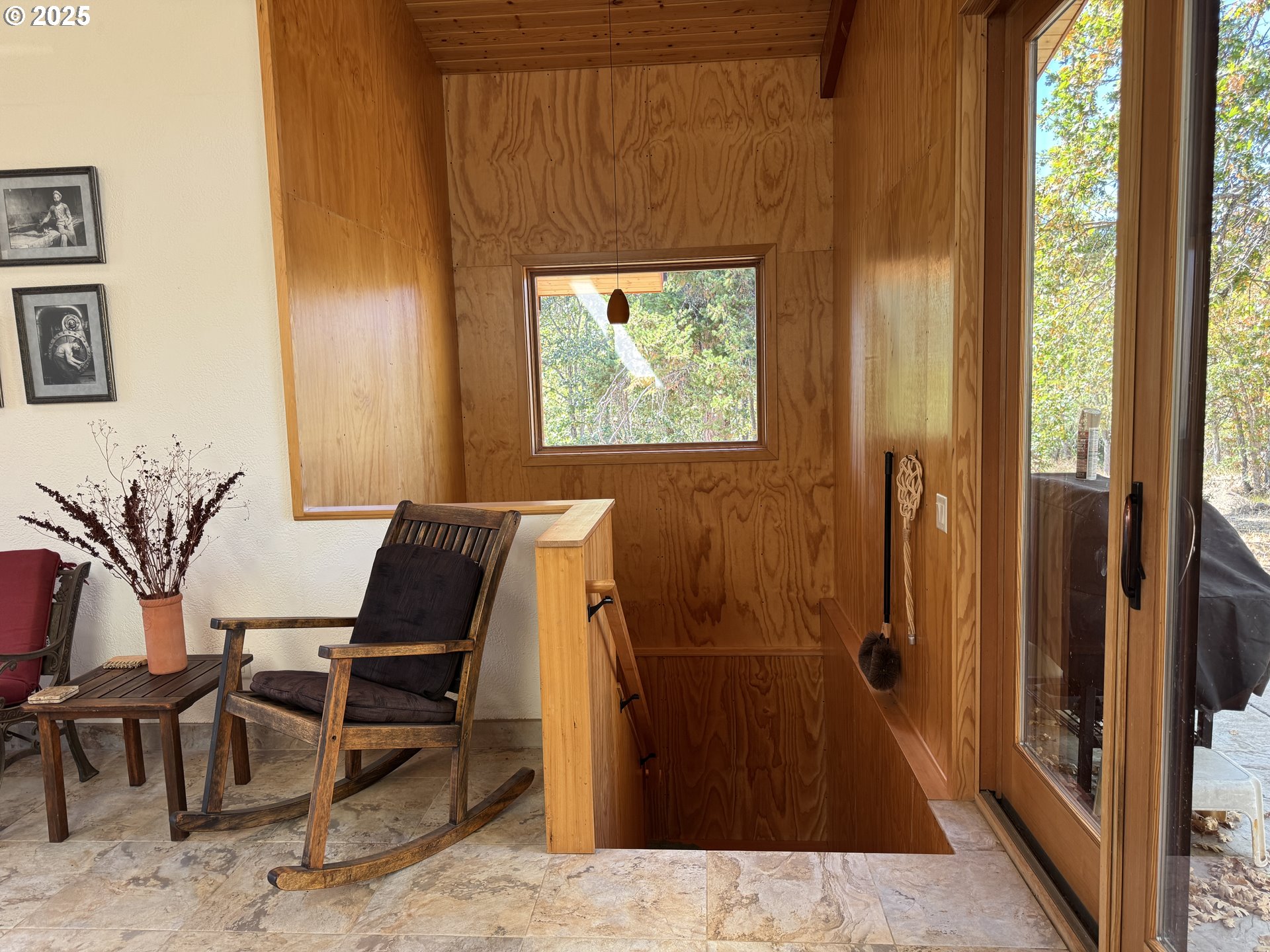 73 Long Road Wahkiacus, WA 98670 - Photo 37 of 48 Staircase