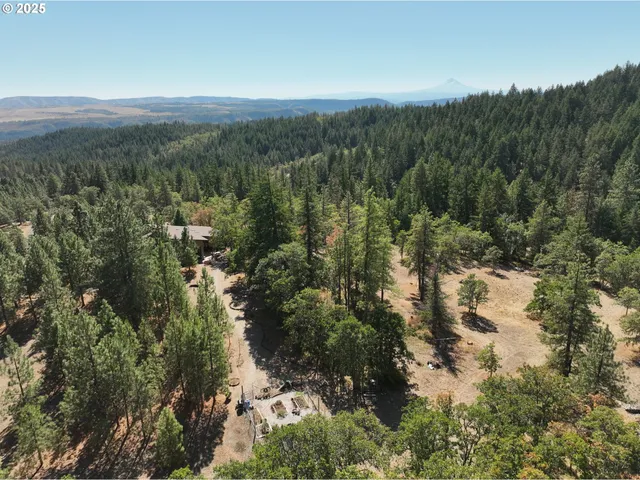 a picture of a bathroom