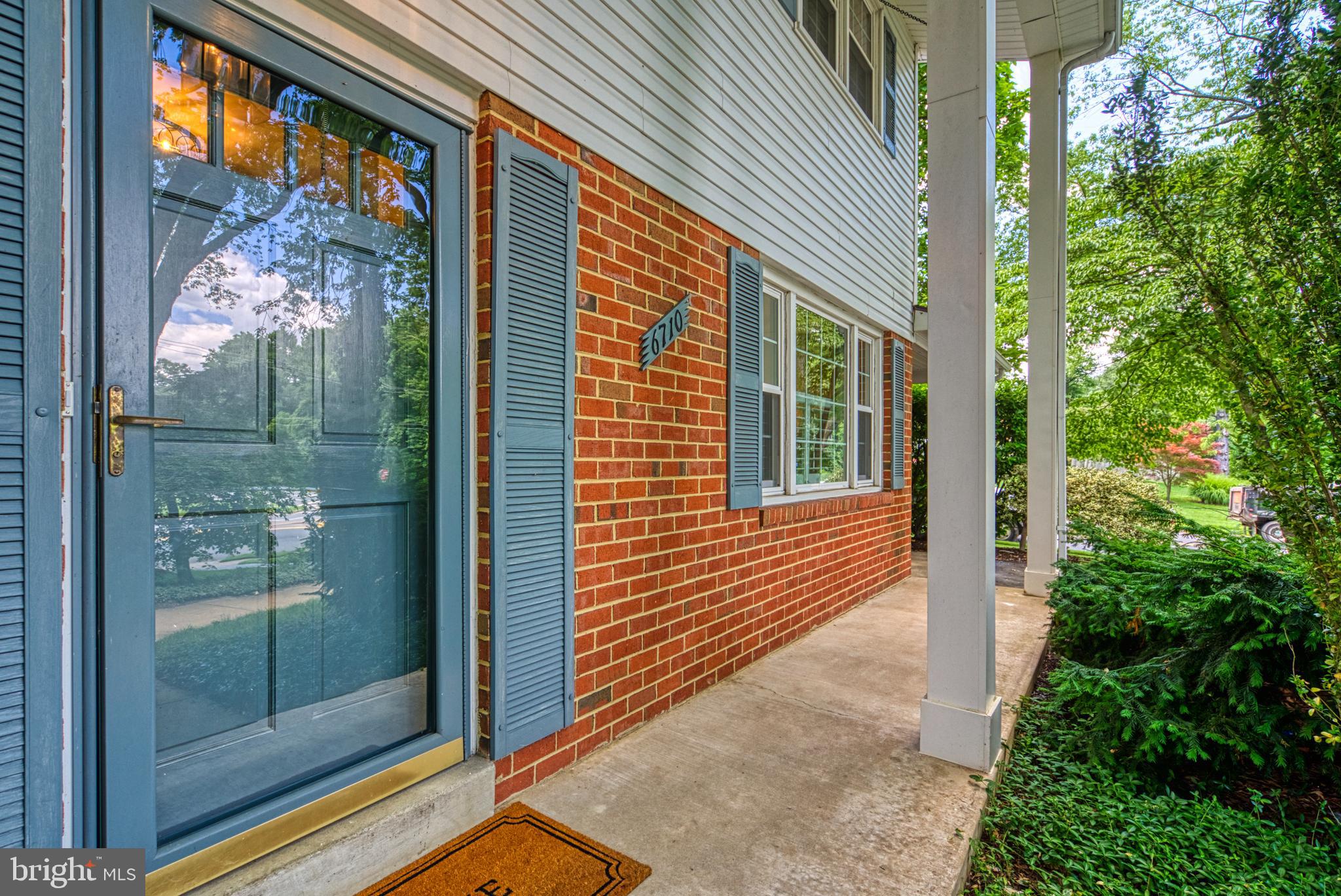 6710 Sydenstricker Road Springfield, VA 22153 - Photo 10 of 46 Front Entrance