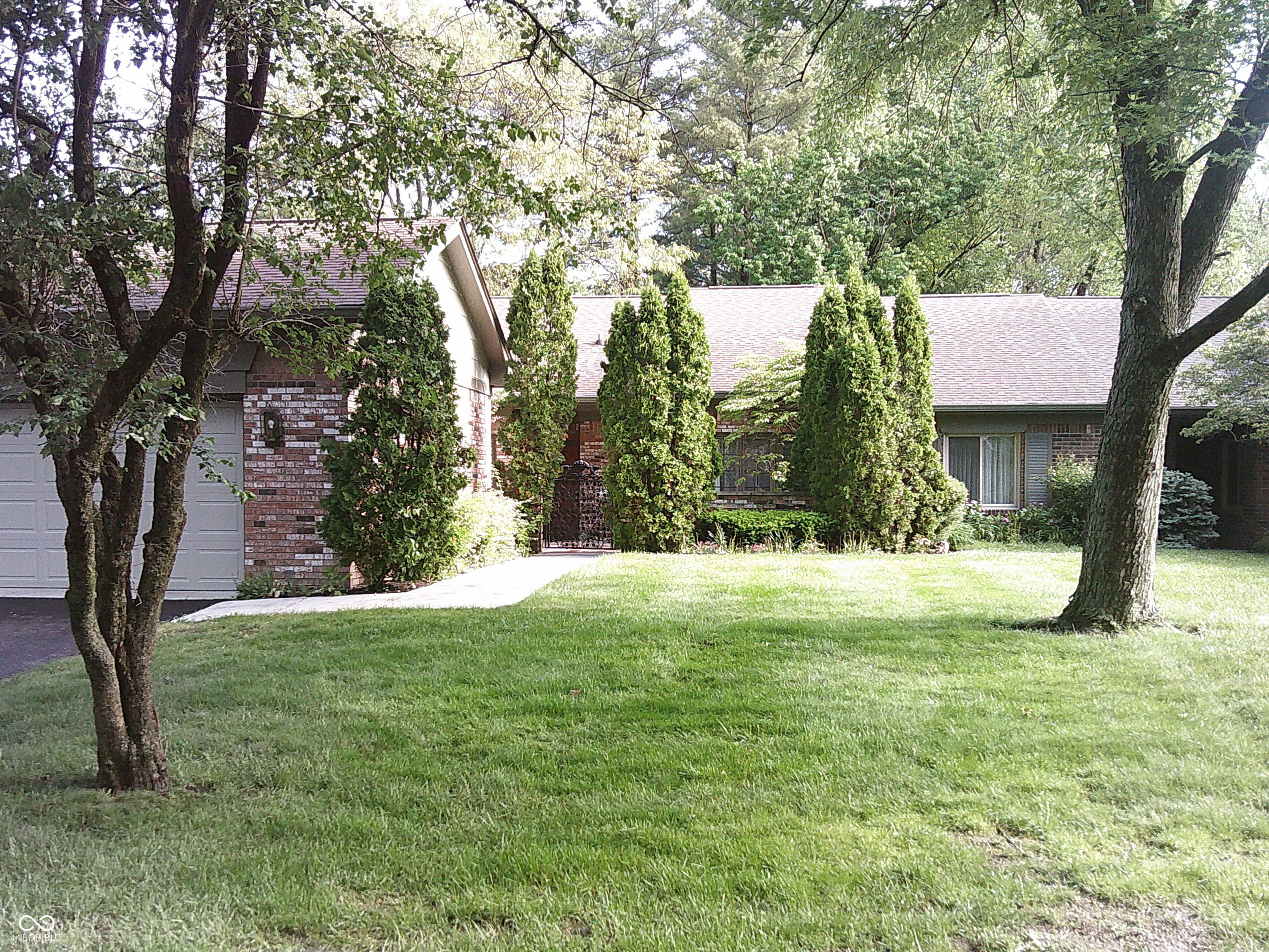 5409 Greenwillow Road Indianapolis, IN 46226 - Photo 4 of 29
