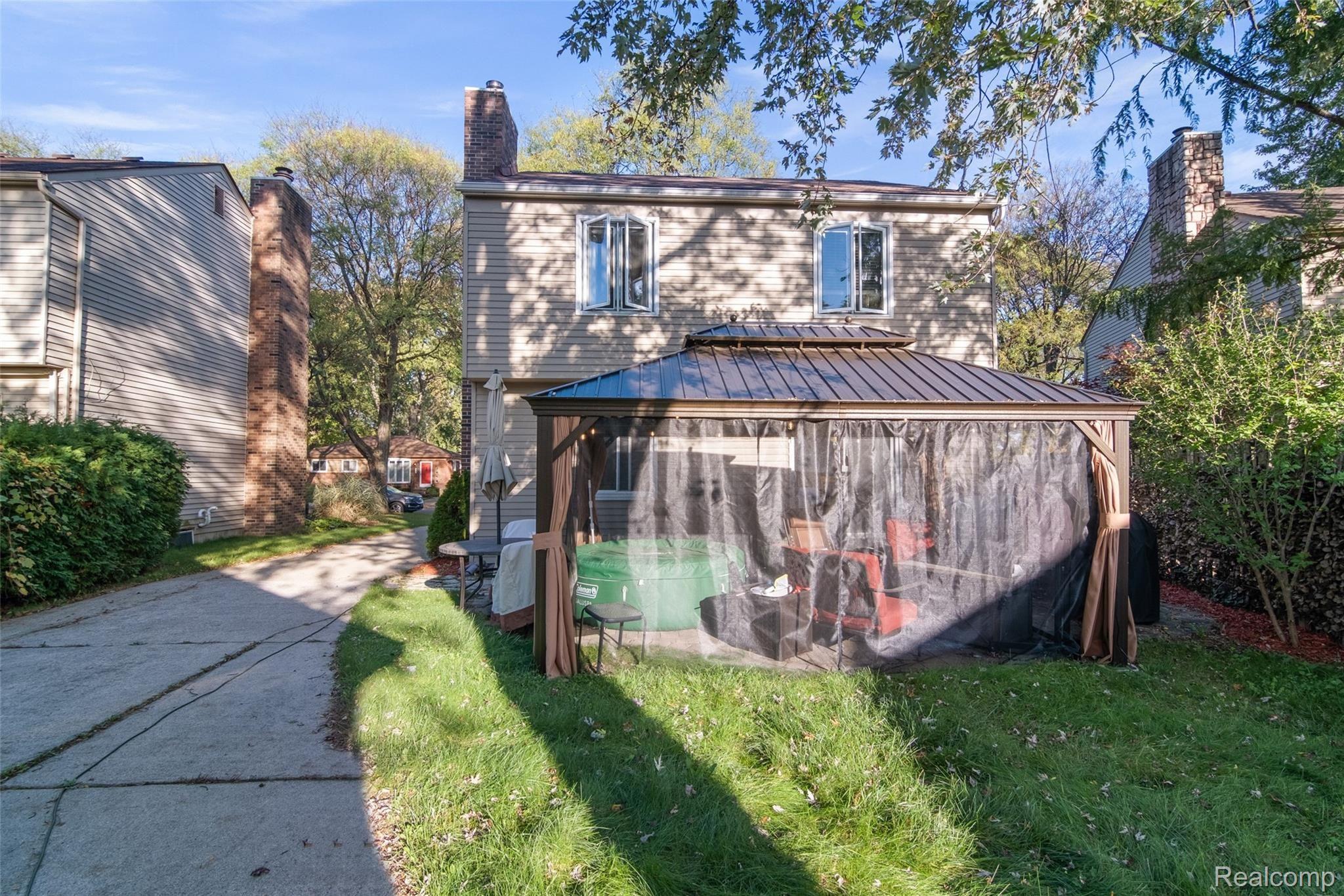 2286 Dunstable Road Birmingham, MI 48009 - Photo 9 of 39 2286 Dunstable Rd-9.jpg
