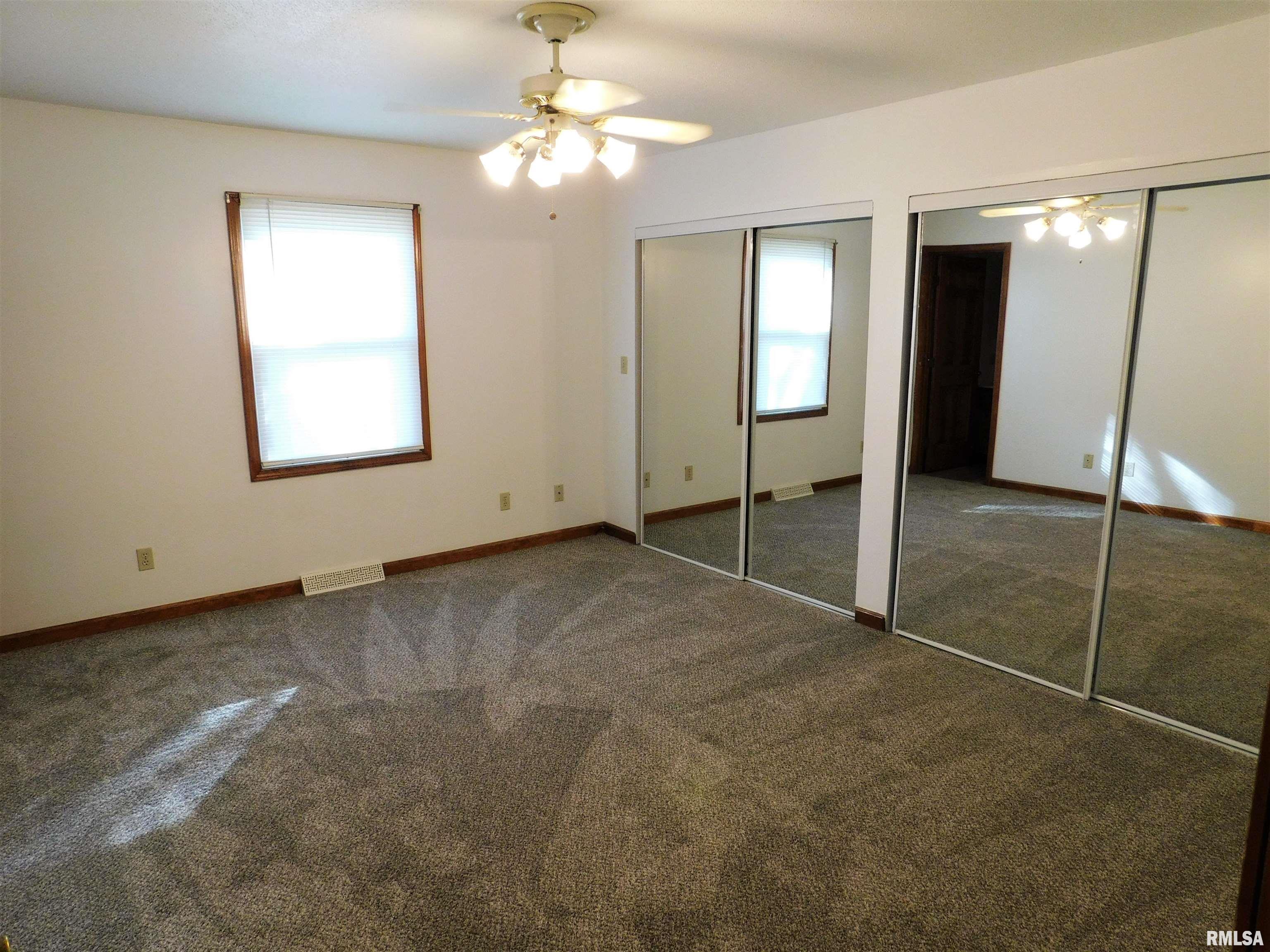 728 Diane Court Springfield, IL 62702 - Photo 4 of 12