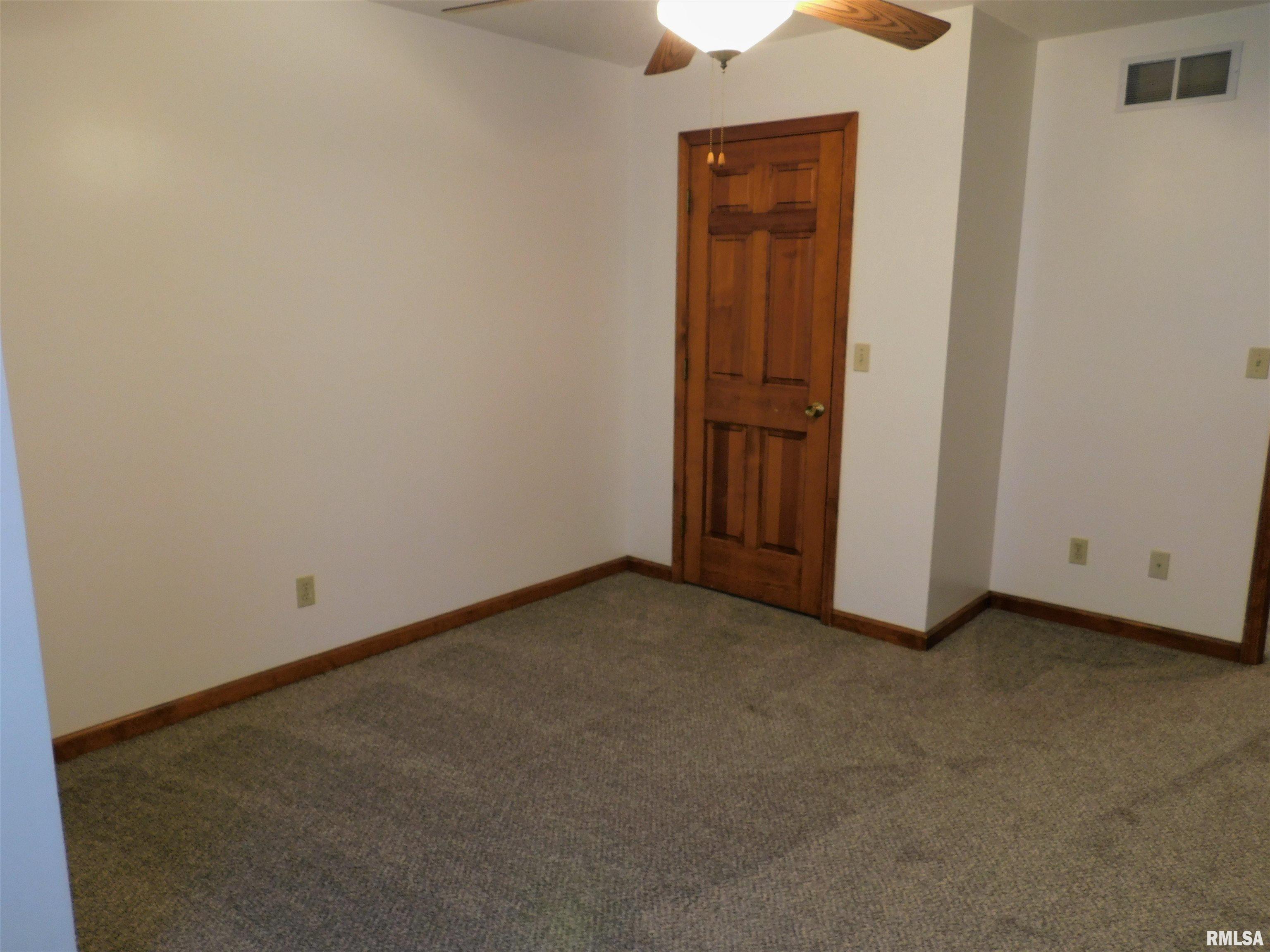 728 Diane Court Springfield, IL 62702 - Photo 5 of 12