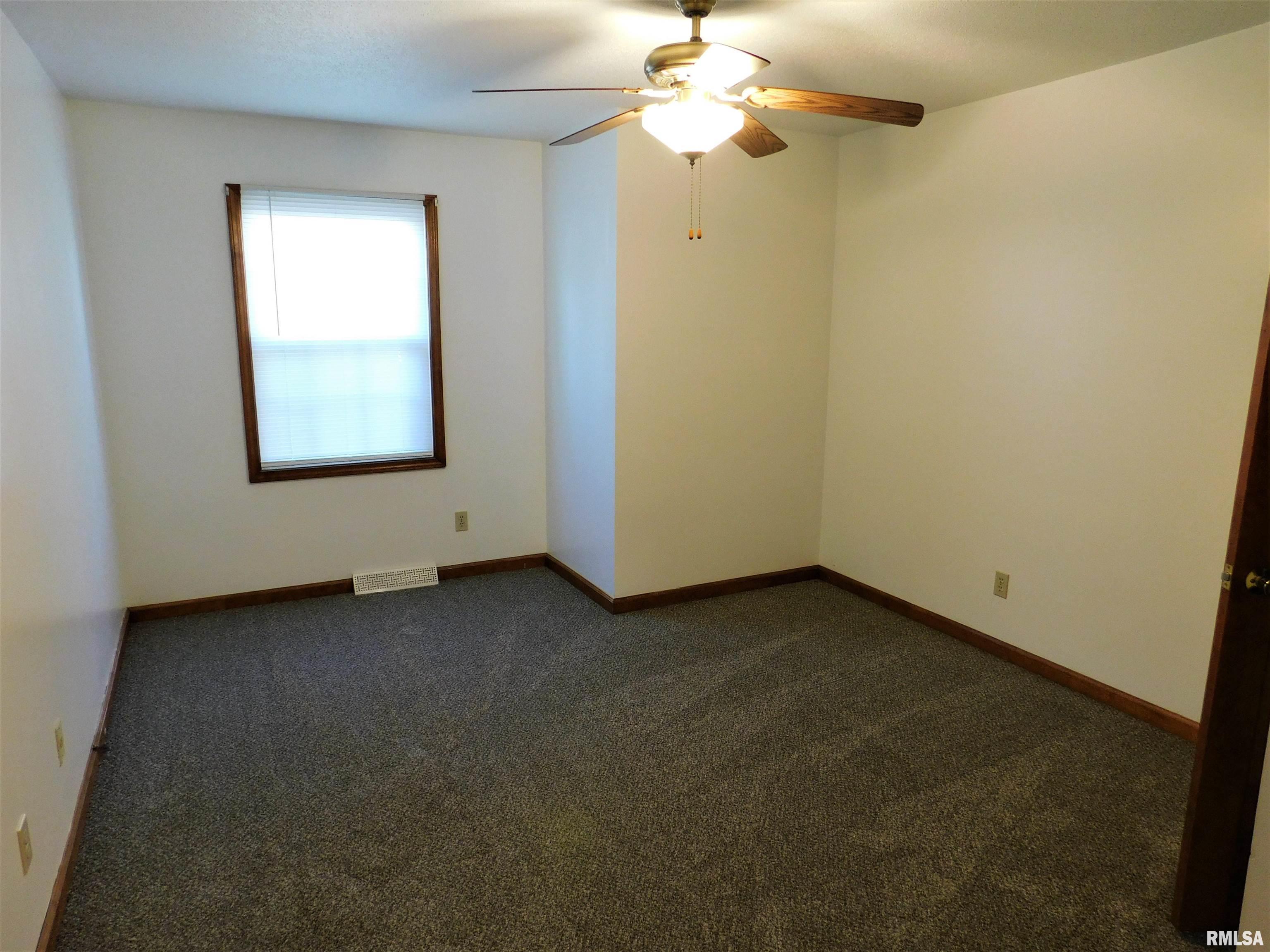 728 Diane Court Springfield, IL 62702 - Photo 7 of 12