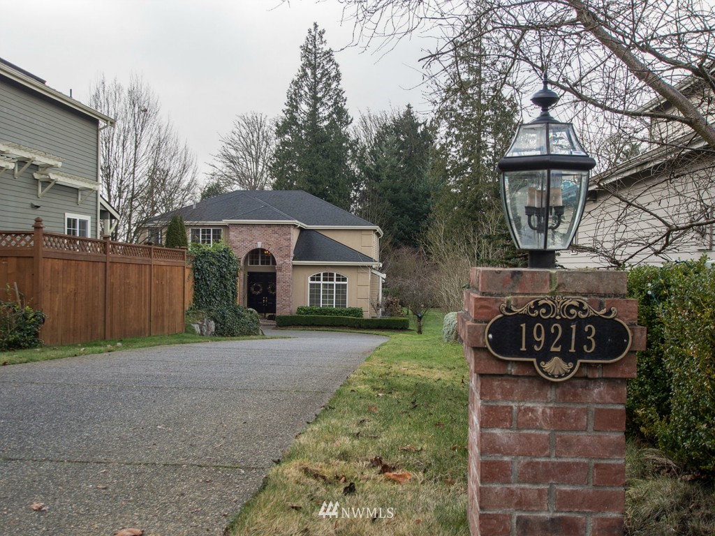 19213 85th Avenue Northeast Bothell, WA 98011 - Photo 2 of 25 Gallery Image 2