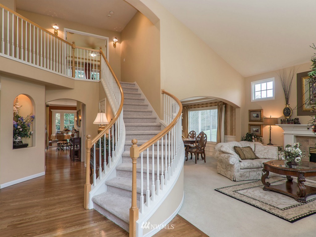 19213 85th Avenue Northeast Bothell, WA 98011 - Photo 5 of 25 Gallery Image 5