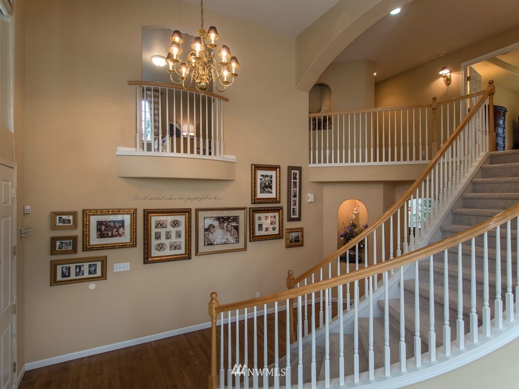 19213 85th Avenue Northeast Bothell, WA 98011 - Photo 6 of 25 Gallery Image 6