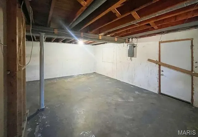 $95,000 | 6636 Kenwood Drive, St. Louis, MO 63121