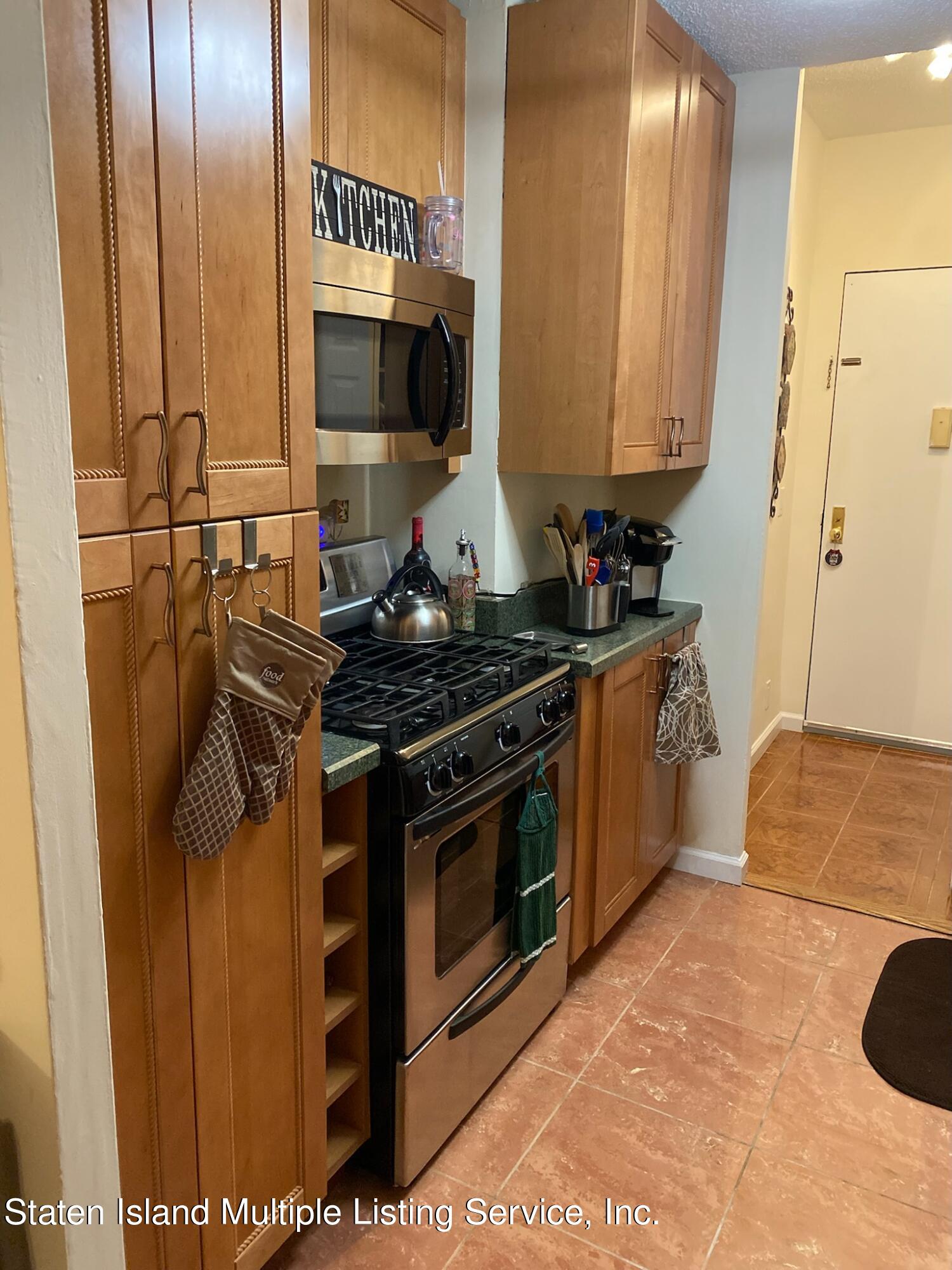 1100 Clove Road, Unit GL Staten Island, NY 10301 - Photo 15 of 27 1C9594D1-D16D-447A-85F8-0D63430ED1B2