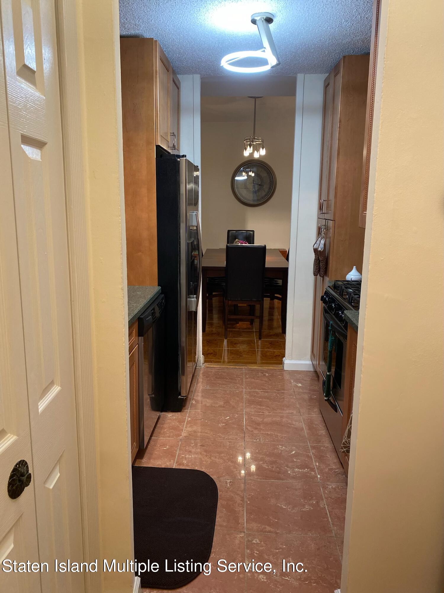 1100 Clove Road, Unit GL Staten Island, NY 10301 - Photo 3 of 27 46F66109-E095-457A-B111-6FC13FE35DEB