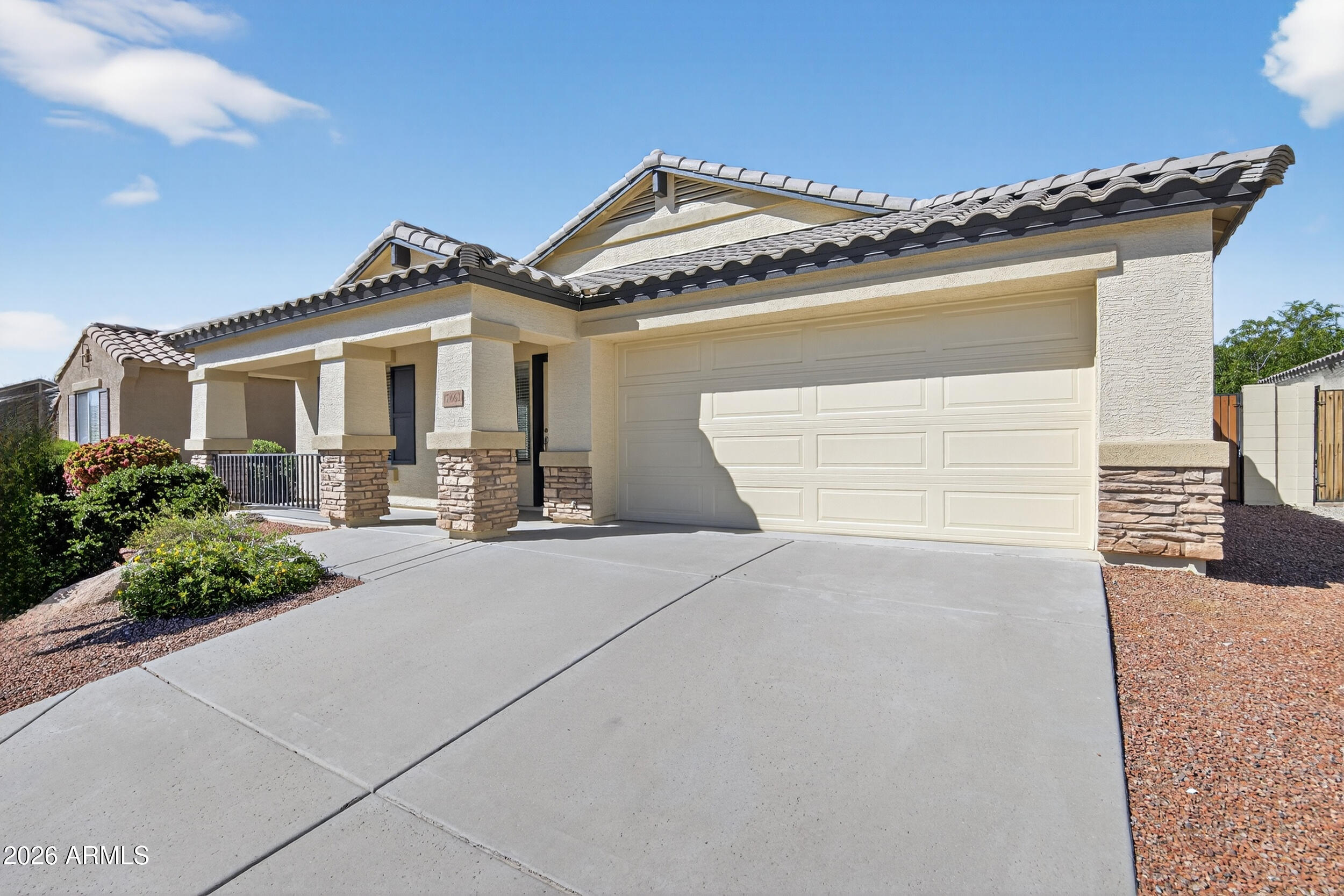 17662 West Charter Oak Road Surprise, AZ 85388 - Photo 2 of 40 5_007_a4m_smcqn