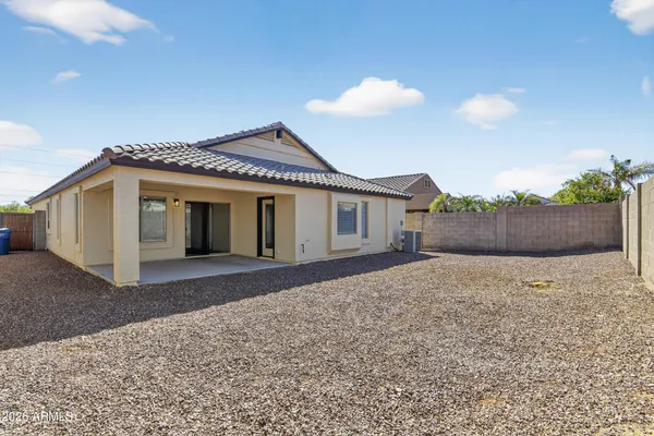 $2,250 | 17662 West Charter Oak Road, Surprise, AZ 85388