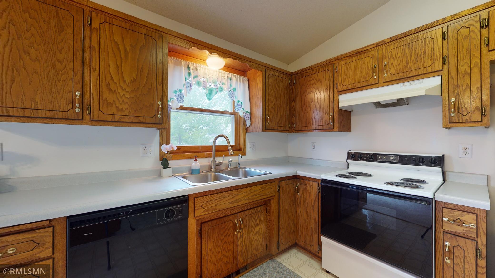864 48 Avenue Northwest Rochester, MN 55901 - Photo 7 of 26