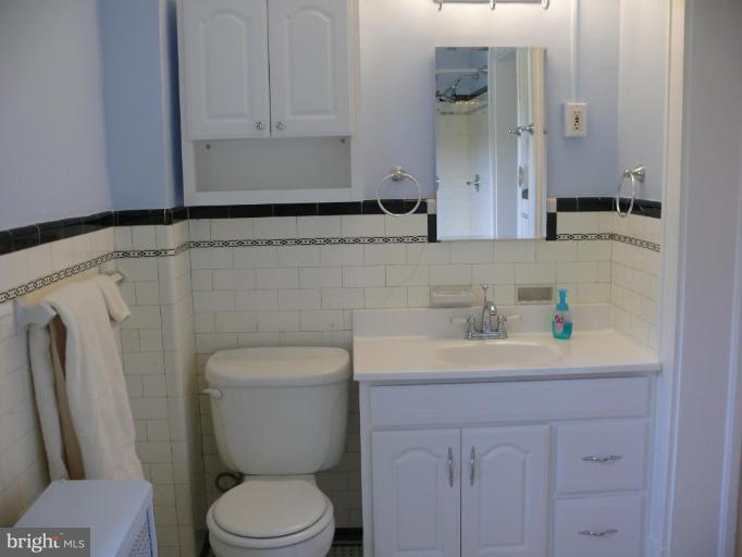 215 Overhill Road Baltimore, MD 21210 - Photo 10 of 19 Bath #2